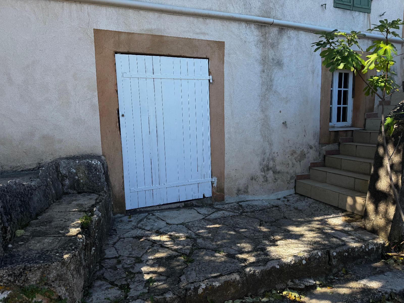 Appartement en location &agrave; Rougiers /  25 m&sup2;