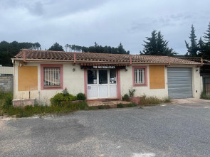 Boutique en Location à Le-cannet-des-maures / 80m2