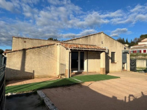 Boutique en Location à Gareoult / 113m2