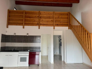 Appartement en Location à La-crau / 2 pièces 57m2
