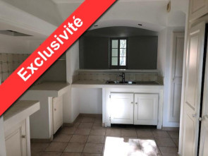 Appartement en Location à Forcalqueiret / 3 pièces 98m2