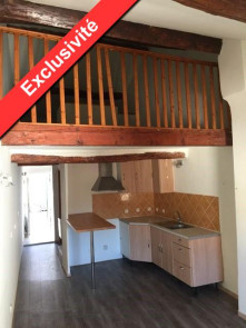 Appartement rénové en Location à Vins-sur-caramy / 2 pièces 37m2