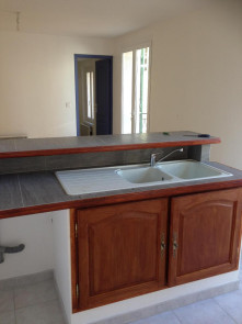 Appartement en Location à St-maximin-la-ste-baume / 2 pièces 37m2